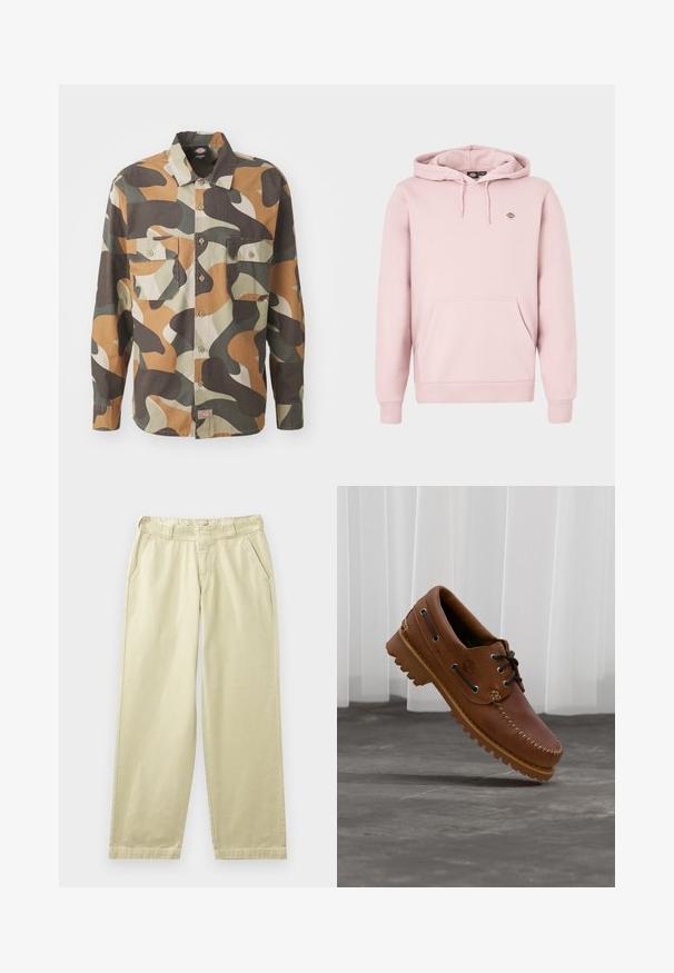 Sudadera con capucha de color rosa claro que cuenta con un bolsillo frontal, capucha con cordón ajustable y un pequeño logo en el pecho. Está hecha de un tejido suave con puños acanalados.; Camisa de botones de camuflaje en tonos tierras de marrón, verde y beige. Presenta dos bolsillos en el pecho, un cuello y mangas largas con puños de botón.; Pantalones de algodón beige con un corte relajado, que cuentan con bolsillos laterales, presillas para cinturón y piernas rectas. Textura suave con detalles mínimos de costura.; Zapato náutico de cuero marrón con cordones negros, costuras beige y una suela resistente, suspendido sobre un suelo de hormigón gris.