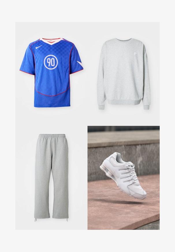 Grå sweatshirt lavet af blandingsstof i bomuld, med rund halsudskæring, sænkede skuldre og et lille hvidt logo på brystet.; Blå Nike fodboldtrøje med ternet mønster, korte ærmer, v-hals design, hvide accenter og et centralt cirkulært "90" grafik.; Grå sweatpants med elastisk talje, lige ben og snoretræk ved kanten. Fremstillet af blødt, struktureret stof.; Hvid atletiksneaker med karakteristisk polstret såldesign, svævende over lyserød betonoverflade og grå stensbaggrund.