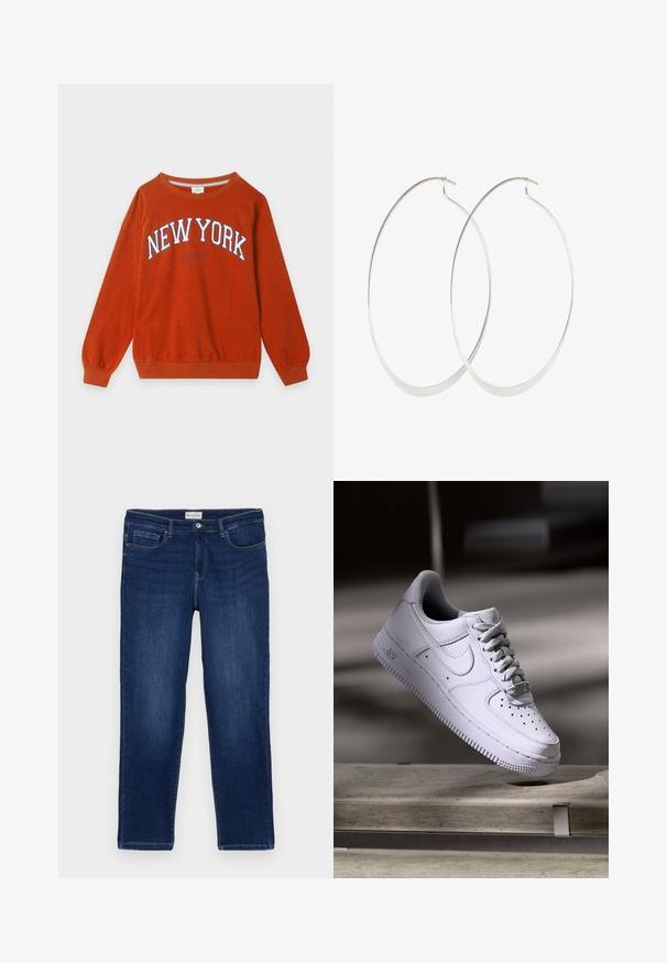 Orange crewneck sweatshirt med hvidt og blåt "NEW YORK CITY" tekst foran, lange ærmer samt ribstrikkede manchetter og kant.; Mørkeblå denim jeans med lige pasform, fem-lomme design, synlige sømme og en metalknaplukning i taljen.; Hvid Nike Air Force 1 sneaker svævende over en betonoverflade med skygger i et minimalistisk miljø.; Sølv hoops øreringe med et tyndt, glat design; langstrakt oval form; poleret finish; har en sikker krog lukning.
