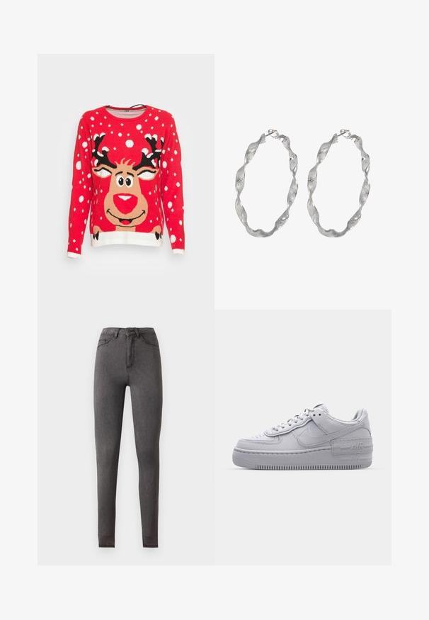 Pull en tricot rouge avec un motif de renne, des flocons de neige et des bordures blanches. Le renne a un visage rond, de grands yeux et des cornes noires.; Jean slim gris foncé taille haute en denim, avec poches devant et derrière, fermeture par boutons et détails de couture visibles.; Basket en cuir lisse gris Nike Air Force 1 avec un bout perforé, une semelle épaisse et un détail 'AIR' en relief sur le talon.; Boucles d'oreilles en argent en forme de créoles avec un design torsadé, présentant une surface texturée et un fermoir sécurisé. Légères et réfléchissantes avec une finition élégante.