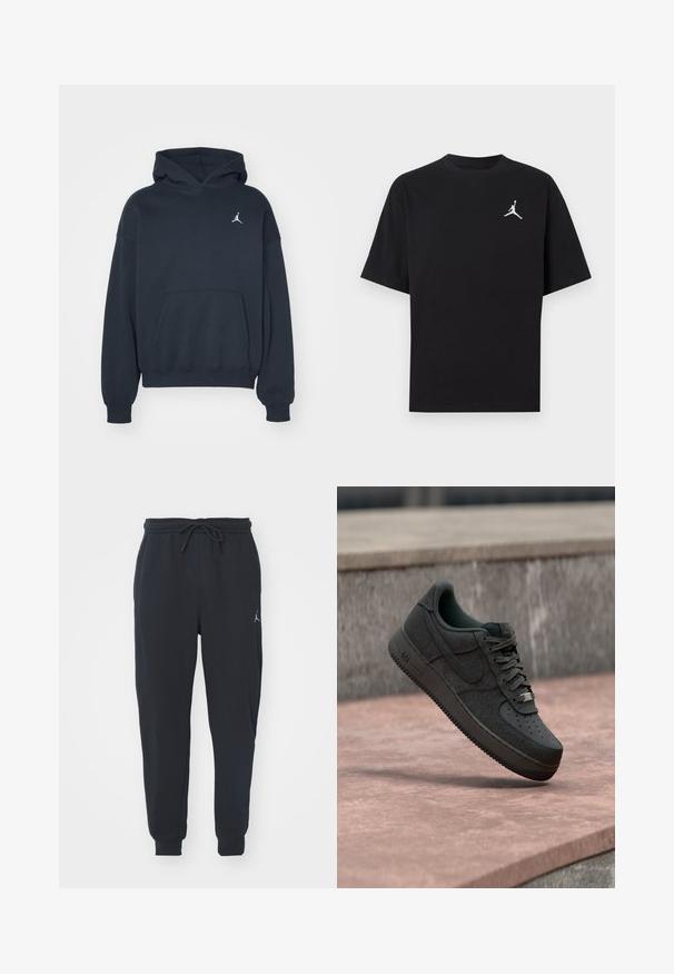 Juodas švarkas pagamintas iš medvilnės, su kengūros kišene, laisvo kirpimo, ir mažas baltas Jumpman logotipas kairėje krūtinės pusėje.; Juoda medvilninė trumpomis rankovėmis marškinėliai su baltu Jumpman logotipu kairėje krūtinės pusėje. Apvalus kaklo iškirpimas, įprasto silueto ir lygios tekstūros.; Juodi sportiniai džinsai, pagaminti iš minkštos medžiagos, su elastingu juosmeniu ir raišteliu, su įsiūtomis rankovėmis ir mažu logotipu kairiajame šlaunyje.; Juodi Nike Air Force 1 sportbačiai pakabinti virš lygaus akmens paviršiaus, fone – akmeninė siena.