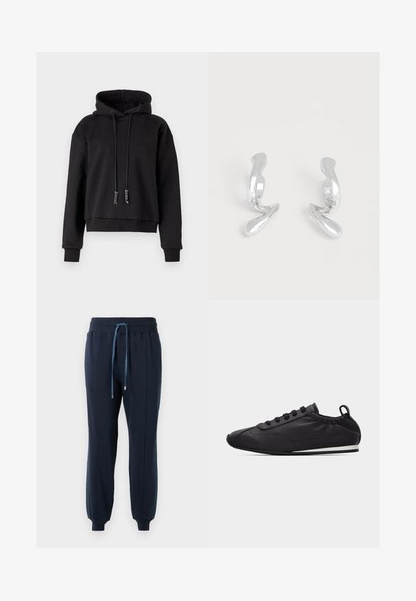 Sort cropped hoodie lavet af blødt stof, med snoretræk i huen, lange ærmer og ribbede manchetter ved kanten og ærmerne.; Marineblå joggerbukser med elastisk talje, frontlommer, blå snor, sidelister og ribbede manchetter ved anklerne.; Sort lavt sneakers med struktur, snørebånd, elastisk ankelkrave, træksnor bagpå og tynd hvid stribe på sålen.; Par skinnende sølv øreringe med abstrakt form på en ensfarvet hvid baggrund.