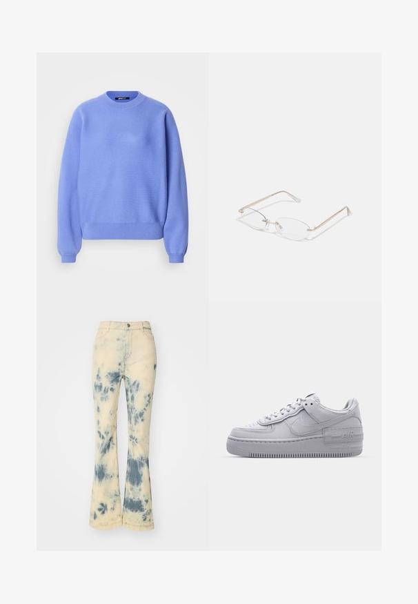 Vaaleansininen neulepusero, jossa on pyöreä pääntie, pitkät hihat ja resorit hihansuissa. Pehmeä rakenne ja rento istuvuus, minimalistinen muotoilu.; Flared jeans dalam warna krim muda, dengan pola tie-dye biru. Terbuat dari denim dengan permukaan sedikit bertekstur dan desain lima poket standar.; Harmaa Nike Air Force 1 -lenkkari, jossa on reikänenä, sileä nahkapäällinen, paksu pohja ja kohokuvioitu 'AIR'-yksityiskohta kantapäässä.; Kultaiset metalliset silmälasit, joissa on ovaalit linssit, kapeat tangot ja läpinäkyvät nenätyynyt. Ominaisuuksiin kuuluvat hienovaraiset saranaakkoset ja läpinäkyvät linssit.