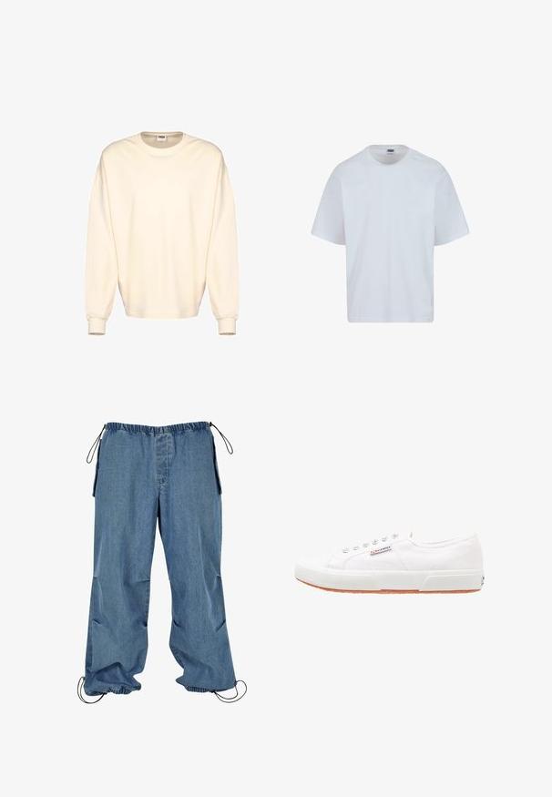 Crème-kleurige oversized sweatshirt met lange mouwen, een ronde hals en geribbelde manchetten. Gemaakt van zacht, glad materiaal, minimalistisch ontwerp.; Witte katoenen T-shirt met een ronde hals, korte mouwen en een rechte snit. Kenmerkend zijn de subtiele stiksels op de schouders.; Loszittende blauwe spijkerbroek met een elastische taille en verstelbare trekkoorden bij taille en enkels, zijzakken en een ontspannen pasvorm.; Witte canvas sneakers met een rubberen zool, vetersluiting en een klein logolabel aan de zijkant. Gewreven wit bovenwerk en een bruine zool.