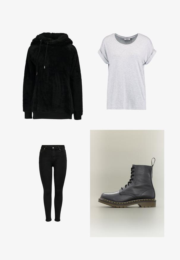 Sort fleece pullover hoodie med hætte, snorstræk, raglanærmer og en lidt længere bagkant. Blødt, struktureret stof.; Lys grå, kortærmet t-shirt med rund hals og opfoldede ærmer, lavet af blødt stof, med en afslappet pasform og minimalistisk design.; Sorte højtaljede skinny jeans med forreste knap, bæltestropper og fem-lomme design, vist mod en hvid baggrund.; Sort læderkampstøvle med 8 snørehuller, gummisål, gul syning og en træksløjfe bagpå. Har en struktureret overdel.