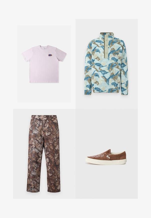 Fleece pullover met blauwe, beige en crèmekleurige abstracte bergpatroon, drukknopenbies, borstzak met rits en Columbia Sportswear-logo.; Roze katoenen T-shirt met korte mouwen, met een klein meerkleurig logo op de linkerborst. Eenvoudig, ontspannen ontwerp.; Bruine broek met patroon, voorzien van een mix van bladeren en takken ontwerpen met een rechte snit. Gemaakt van stof met een gestructureerde uitstraling.; Vans CLASSIC SLIP ON UNISEX - Sneakers laag - potting soil/marshmallow