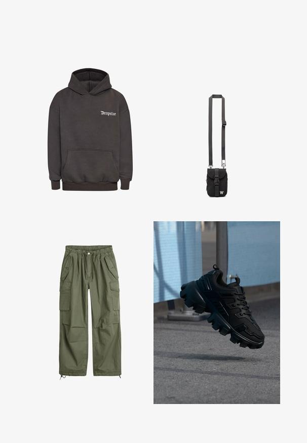 Dropsize DROPSIZE HERREN DROPSIZE HEAVY CLOUD DOVE HOODIE - Hættetrøje - washed black; Olivenfarvede cargo-bukser med elastisk talje, snor, flere sidelommer og tætsiddende ankler. Fremstillet af holdbart bomuldsstof.; Sort chunky sneaker med tyk slidbane sål, der svæver over en grå fortov mod en sløret lyseblå og grå baggrund.; Sort stof crossbody tas med justerbar skulderrem, frontklap og lynlåslomme. Udstyret med mærkehardware og en kompakt rektangulær form.