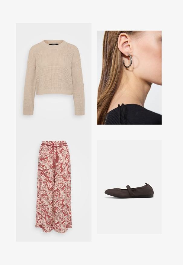 Suéter de punto beige con cuello redondo, diseño de hombros caídos y dobladillos acanalados. Tejido texturizado y longitud corta.; Vero Moda Petite VMBALI WIDE PANTS - Pantalones - marsala; Zapato plano de ballet marrón con correa elástica y puntera redondeada, mostrado sobre un fondo blanco, vista lateral.; Pendiente de aro de plata con un acabado pulido, que presenta pequeños detalles en dorado y una forma redonda, llevado en el lóbulo.