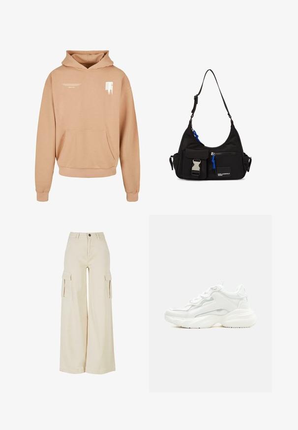 Hætte sweatshirt i lys beige, lavet af blødt stof. Har en frontlomme og minimalistisk hvid tekst trykt på brystet.; Beige cargo bukser med vidde, lavet af bomuld, med to store sidelommer, lukning med knap foran og en ren kant.; Hvid chunky sneaker med tyk sål, snørelukning foran og glat syntetisk overdel med subtile syningsdetaljer.; Sort nylon skuldertaske med en buet form, justerbar strop, for- lomme med klap, blå detaljer og logo.