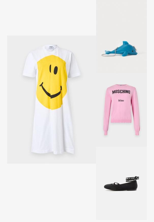 Pull en tricot à manches longues de couleur rose pâle avec "MOSCHINO" en grandes lettres noires et "Milano" en lettres noires plus petites sur le devant.; Robe blanche à manches courtes avec un grand motif visage souriant jaune centré sur le devant, col rond et étiquette Moschino à l'intérieur du col.; Chaussure de ballet plate noire avec fines lanières croisées et lanières à la cheville présentant du texte blanc et des motifs de cœurs ""LOVE MOSCHINO"".; Pochette bleue en forme de dauphin avec bandoulière chaîne argentée posée sur une surface blanche, avec un petit détail œil noir et le nom de la marque sur la nageoire.