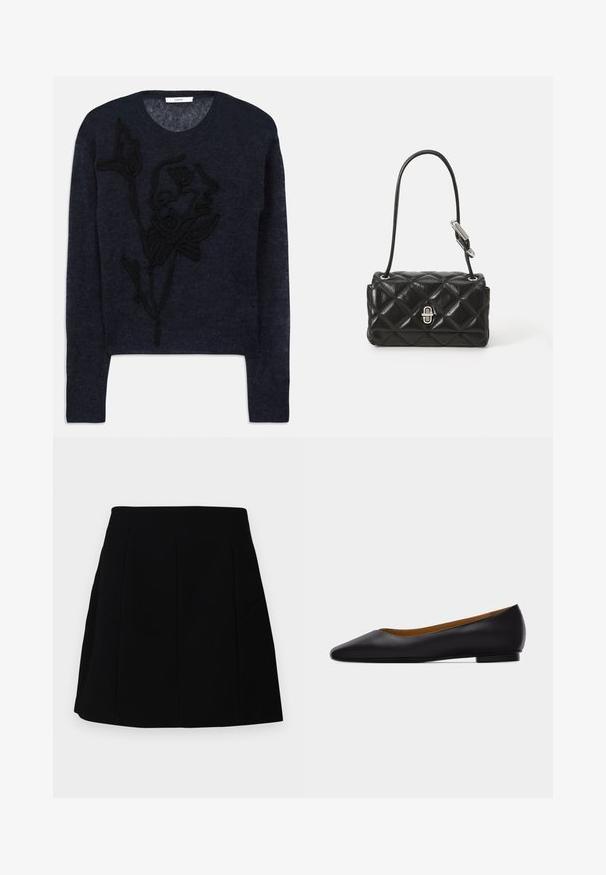 Pull marin en laine douce, doté d'une broderie florale texturée noire sur le devant et d'un col rond classique.; Mini-jupe noire avec une silhouette structurée, présentant des coutures à l'avant et des poches latérales, fabriquée à partir d'un tissu lisse et léger.; Chaussure plate en cuir noir à bout pointu avec talon bas et finition lisse, vue de côté sur un fond gris clair.; Sac à main en cuir noir avec un design matelassé, forme arrondie, courte bandoulière et quincaillerie en ton argent avec un détail de fermoir.