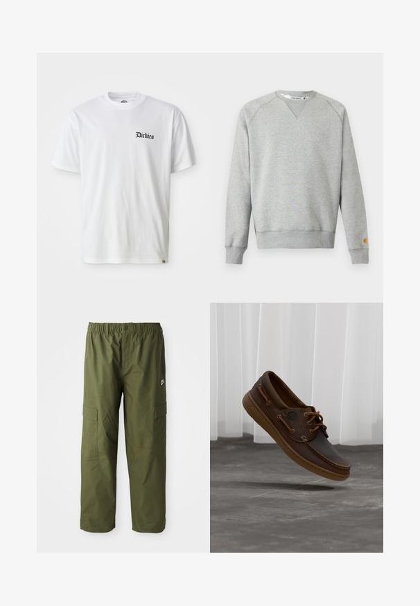 Hellgraues Sweatshirt mit Rundhalsausschnitt, langen Ärmeln, gerippten Bündchen und Saum sowie kleinem Logo-Patch am linken Ärmelbündchen.; Weißes Baumwoll-T-Shirt mit kurzen Ärmeln und Rundhalsausschnitt. Mit schwarzem "Dickies"-Logo, das auf der linken Brustseite aufgedruckt ist.; Nike Cargo-Hosen in dunkelolivgrün, ausgestattet mit einem elastischen Bündchen, zwei Seitentaschen und einem glatten, leichten Stoff.; Brauner Leder-Bootsschuh mit Schnürsenkeln, Timberland-Logo an der Seite, schwebt über einem grauen gefliesten Boden vor weißen vertikalen Jalousien.