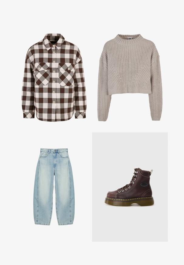 Beige chunky strikket cropped sweater med lange ærmer og ribbet rund halsudskæring samt manchetter.; Brun og hvid plaid knap-op skjorte med to brystlommer, der har en klassisk krave og knap-ned foran. Blød stofstruktur.; Lyseblå vidde cowboybukser med knap og lynlås foran, to forlommer og falmede detaljer.; Brun læder ankelstøvle med tekstureret overflade, sølv øjer og gul syning. Har en kraftig gennemsigtig sål og en trækstrop.