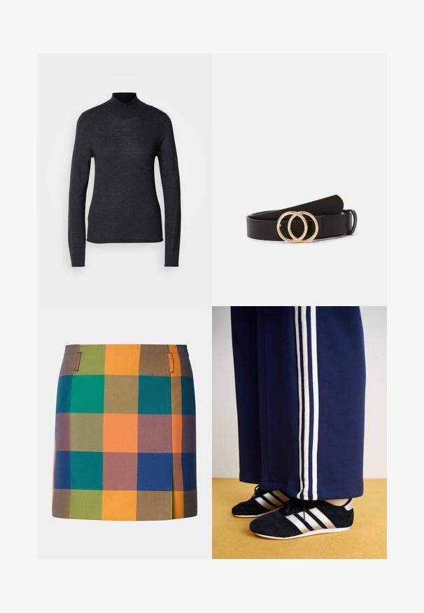 Schwarzer, langärmeliger Rollkragenpullover aus einem weichen, leichten Strickstoff. Hat eine figurbetonte Passform und einen gerippten Kragen für einen eleganten Look.; Bunt gemusterter Rock mit einem kräftigen Karomuster aus orangefarbenen, grünen, blauen und braunen Quadraten. Entworfen mit einem geraden Schnitt und seitlichen Akzenten.; Marineblaue Sweatpants mit drei weißen vertikalen Streifen und schwarzen Sportschuhen mit silbernen Streifen und strukturierten Oberflächen. Gelber Boden.; Schwarzer Ledergürtel mit zwei goldenen, runden Ringen als Schnalle, glatte Textur und minimalistisches Design. Verstellbare Länge.