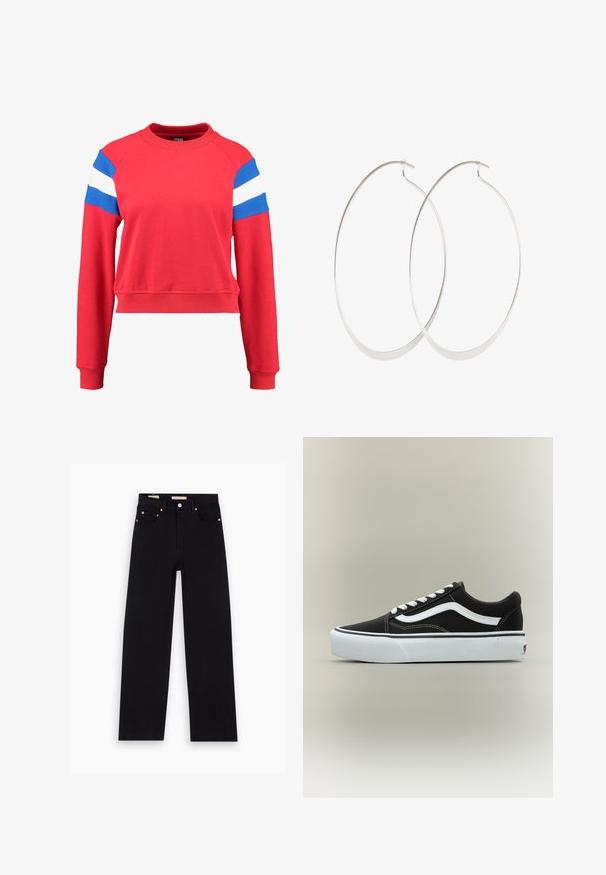 Rød cropped sweatshirt med ribbede manchetter og kant. Har blå og hvide stribe accenter på ærmerne. Blødt bomuldsblandingsstof, afslappet design.; Sorte denim jeans med lige pasform, fem lommer, kobberdetaljer og en glat tekstur. To mærker synlige på taljebåndet.; Lavtop sort sneaker med hvid side stribe, hvide snørebånd, hvid gummisål og tekstureret tåhætte på neutral baggrund.; Sølv hoops øreringe med et tyndt, glat design; langstrakt oval form; poleret finish; har en sikker krog lukning.