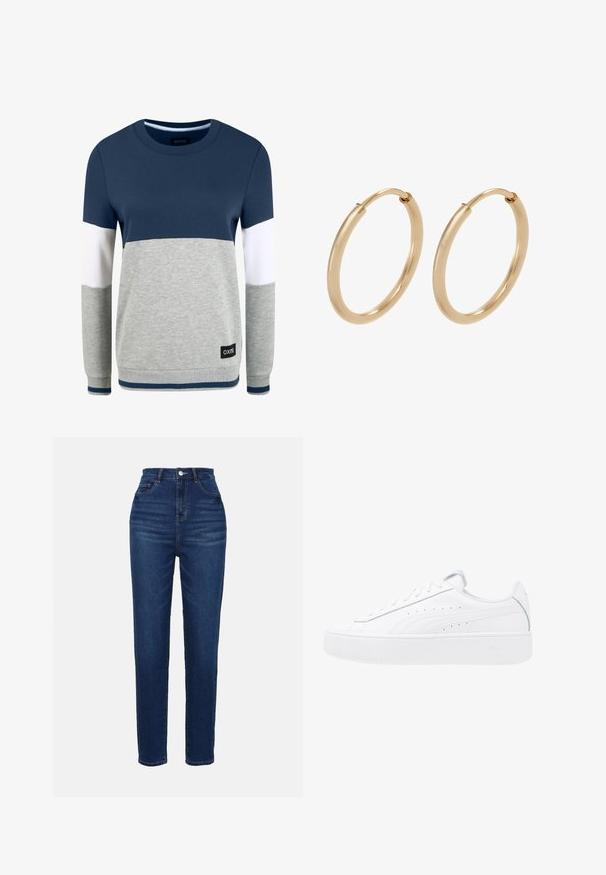 Oxmo OMAYA - Sweatshirt - insignia blue; Hoch taillierte blaue Jeans aus Denim mit schmaler Passform. Verfügt über fünf Taschen und einen Knopfverschluss. Glatte Textur und gleichmäßige Farbverteilung.; Weiße Plattform-Sneaker mit Obermaterial aus Leder, runder Zehenform und Schnürverschluss. Verfügt über seitliche Perforationen und dezentes Branding an der Ferse.; Goldene Creolen mit einer glatten, polierten Oberfläche. Abgerundete Form, mittlere Größe, ausgestattet mit einem sicheren Verschlussmechanismus.