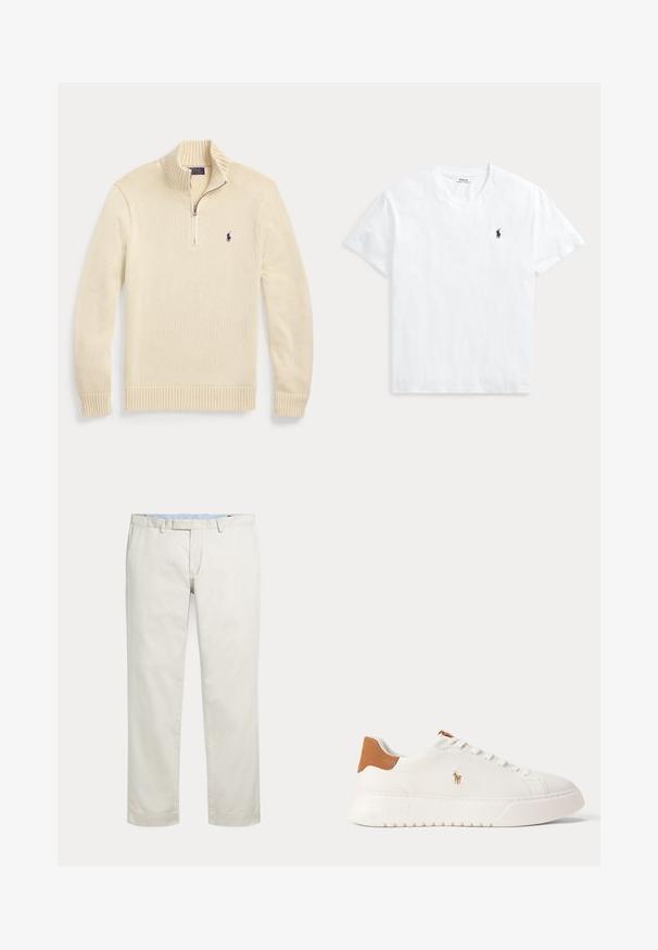 Roomkleurige lange mouw gebreide trui met halve rits aan de voorkant, geribde kraag, manchetten en zoom, met een klein donker Polo-logo op de borst.; Wit T-shirt met V-hals en korte mouwen met een klein marineblauw Polo Ralph Lauren paardenlogo op de linkerborst.; Rechte broeken in roomkleur met riemlussen en een verborgen voorsluiting op een effen achtergrond.; Witte lage sneaker met beige hieltab, witte veters en klein geborduurd polo spelerlogo aan de zijkant boven een dikke zool.