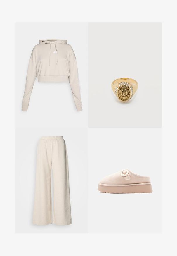 Hellbeige, kurz geschnittenes Sweatshirt mit Kapuze, das ein weißes, dreieckiges Logo und weiße Seitenstreifen aufweist. Hergestellt aus weichem, strukturiertem Stoff.; Hochtaillierte, weit geschnittene Hose aus leicht beigem Stoff. Mit elastischem Bund und seitlichen Taschen. Weiche Textur mit einem lässigen Design.; Beige Wildleder Slipper mit einer robusten, hellbeigen Sohle, die seitlich mit einem dekorativen goldenen Blumenakzent versehen ist. Strukturierte Oberseite und glatte Verarbeitung.; Goldener Ring mit einer detaillierten Gravur eines Löwenkopfs, umgeben von kleinen klaren Edelsteinen am Ringband.