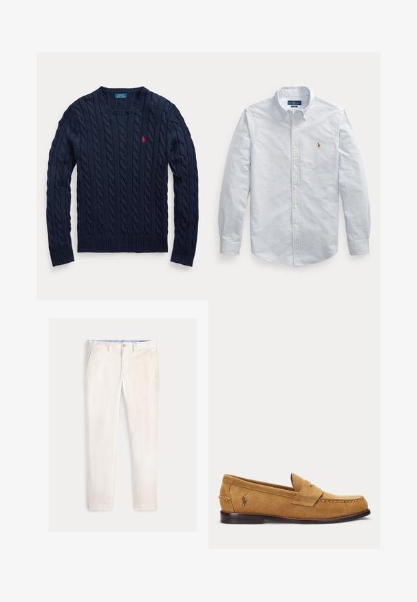 Marineblå kabelstrikket rundhalset sweater med lange ærmer og lille rød broderet Polo Ralph Lauren logo på venstre bryst.; Langærmet, knaplukket skjorte med tynde blå og hvide lodrette striber og et lille broderet logo på brystet.; Herre slim-fit off-white bukser med frontlommer, bæltestropper og knaplukning på en ensfarvet baggrund.; Lysebrun ruskind loafer med syede detaljer og lille broderet hestelogo på siden, med lav træhæl og slip-on design.