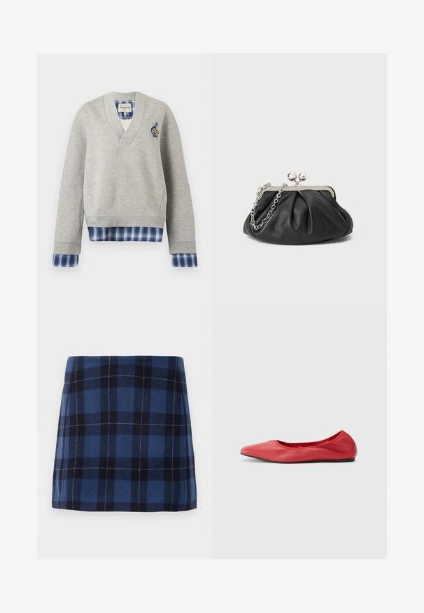 Sweat-shirt gris clair col V avec tissu à carreaux bleu superposé aux poignets et à l'ourlet, avec un petit patch sur le côté gauche de la poitrine.; Jupe mini en tartan bleu foncé et marine, fabriquée en tissu doux avec une finition légèrement texturée. Présente une coupe droite et des lignes épurées.; Filippa K REY FLATS - Ballerines - bright red; Porte-monnaie en cuir noir avec texture froncée, cadre en métal argenté, fermeture à verrouillage kiss-lock et bandoulière en chaîne. Surface lisse et douce.