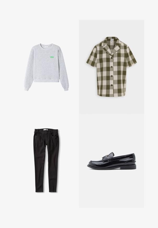 Lichtgrijze sweater met ronde hals en lange mouwen, geribbelde boorden bij de mouwen en zoom, en kleine groene "American Vintage" tekst op de linkerborst.; Résumé RAMEN - Overhemdblouse - army; Zwarte denim jeans met een rechte pasvorm, voorzien van een standaard tailleband, riemlussen en twee voorzakken. Glad textuur, minimale hardware.; Zwarte lakleren loafer met een ronde neus, decoratieve stiksels en een platte hak. Heeft een klein gouden accent op het bovenwerk.