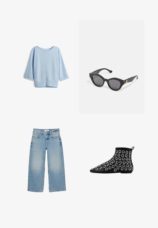 Helles blauer Pullover aus einem strukturierten Stoff, mit Dreiviertelärmeln und einem weiten Rundhalsausschnitt, sowie einem festen Bündchen am unteren Ende.; Hellblaue Denim-Jeans mit weitem Bein, fünf Taschen, Gürtelschlaufen sowie einem vorderen Knopf- und Reißverschluss.; Schwarze Knöchelschuh mit glatter Textur, der mit mehreren silbernen Ösen in einem Muster verziert ist. Runde Zehen und flache Sohle.; Schwarze Sonnenbrille mit einem eckigen Katzenaugen-Design, ausgestattet mit dunkeltönenden Gläsern. Goldene Logo-Akzentuierung an dem Bügel. Glatter Kunststoffrahmen.