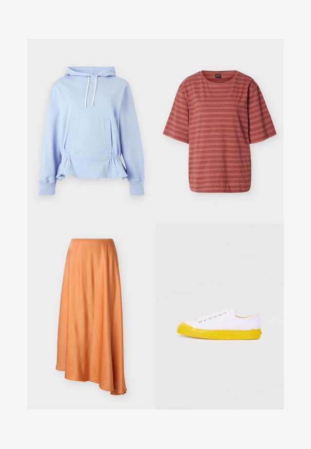 Hellblauer Kapuzenpullover mit weißen Kordeln, langen Ärmeln, Fronttaschen, elastischem Taillenbund und dezentem Bruststick.; Kurzärmeliges T-Shirt in Rostfarbe mit dünnen horizontalen weißen Streifen und einem kleinen bestickten Logo auf der linken Brust.; Asymmetrischer Midirock mit glattem, glänzendem orangen Stoff, einem taillierten Bund und fließendem Fall.; Weiße Leinenschuhe mit einer gelben Gummisohle und Zehenkappe. Verfügt über fünf Metallösen für die Schnürsenkel. Glatte Textur mit einem strukturierten Design.