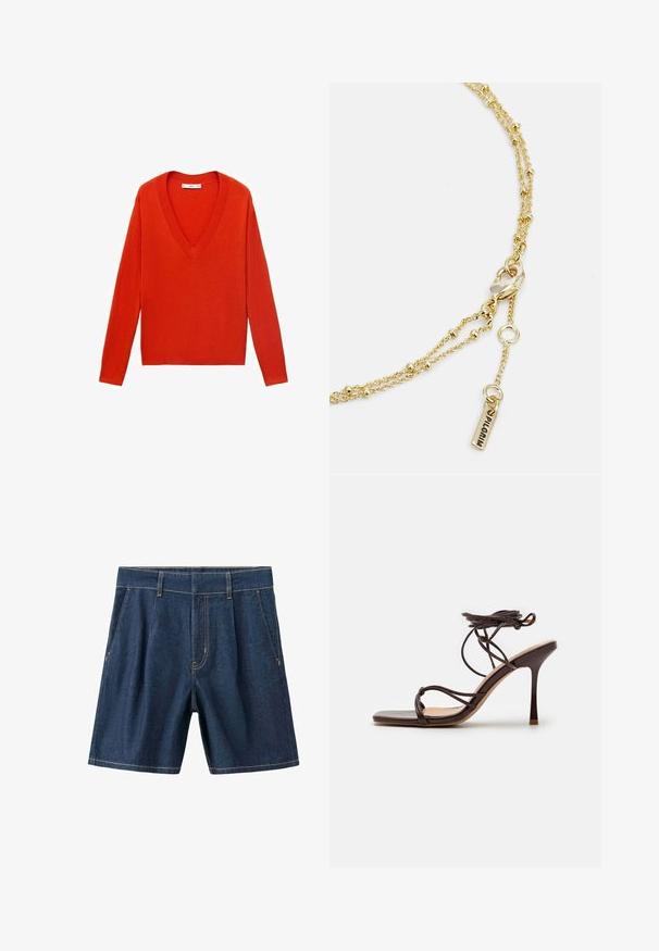 Pull rouge à col en V avec des manches longues et une coupe décontractée. Fabriqué en matériau tricot doux, présentant des accents côtelés subtils au niveau de l'ourlet et des poignets.; Short en denim bleu foncé avec passants de ceinture, poches avant et coutures jaunes, présenté sur fond blanc.; Simmi London MACIA - Sandales à talons hauts - chocolate; Collier de chaîne superposé en tone doré avec des maillons texturés, de petites perles et un fermoir en forme de homard avec une étiquette de marque.