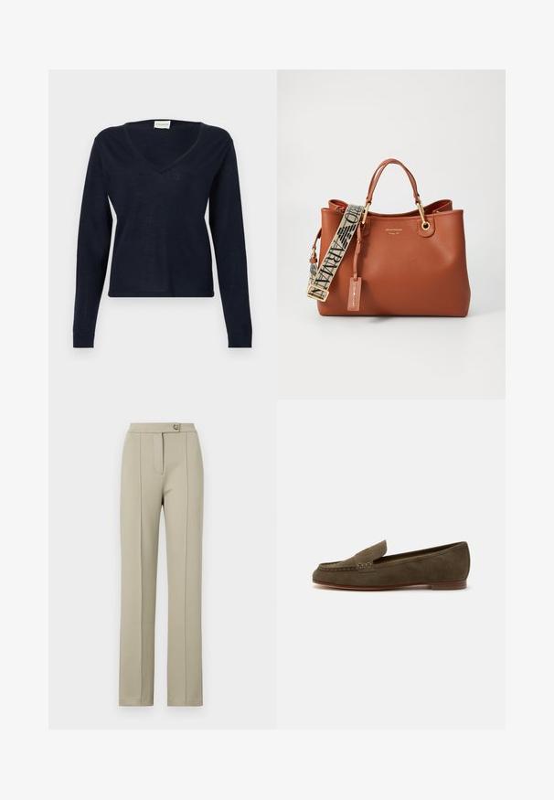 CLOSED V NECK LONG SLEEVE - Pullover - dark night; Pantalons beiges ajustés avec une coupe droite, dotés d'une fermeture éclair à l'avant, d'un bouton unique et de plis délicats marqués sur le devant des jambes.; Mocassin en daim marron avec un petit talon en bois, surpiqûres moc toe et détail de bride décorative sur le dessus.; Sac fourre-tout en cuir marron avec une texture granuleuse, poignées doubles, quincaillerie dorée et une bandoulière imprimée avec un logo. Sangle réglable incluse.