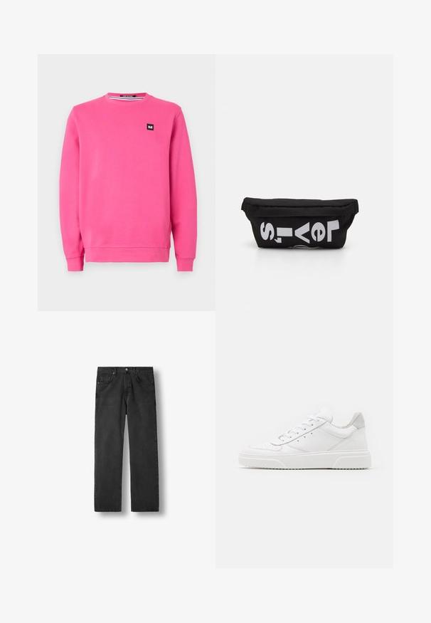 Sweatshirt rose en tissu doux, avec un col rond, des manches longues, des poignets côtelés, et un petit patch logo noir sur le devant.; Jean en denim noir à jambes droites avec poches avant, passants de ceinture et fermeture par bouton, présenté sur fond blanc.; Des baskets en cuir blanc avec une finition lisse, un bout rond, des lacets plats et une semelle texturée. Accents en daim gris au niveau du talon.; Sac en tissu noir de forme plate, avec un texte blanc en gras. La fermeture éclair est située en haut, avec un détail en boucle sur un côté.