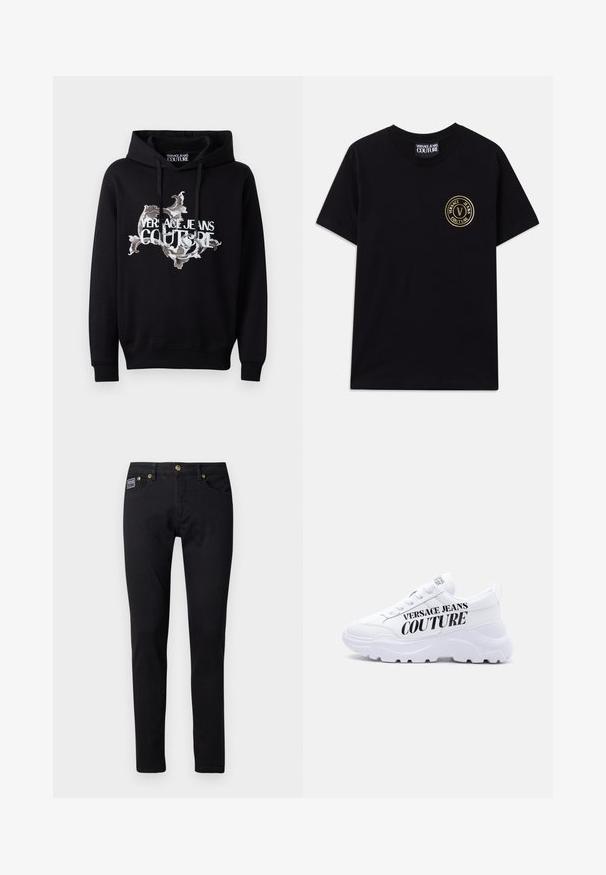 Mustmust mustaga kapuutsiga must hind, millel on keskel peenelt kujundatud valge ja halli värvi muster ning "VERSACE JEANS COUTURE" on silmatorkavalt trükitud.; Must must puurmust t-särk ümarate kaelustega ja lühikeste varrukatega. Vasakul rinnal on kullavärvi ümmargune logo. Lihtne, kaunistusteta disain.; Mustad denim teksad, mis on slim fit stiilis, kuldse viimistluse ja viie taskuga, ning paremas taskus on väike brändi silt.; Valged paksud tossud paksu tallaga, paela kinnitusega ja "Versace Jeans Couture" paksus mustas kirjas küljele trükitud.