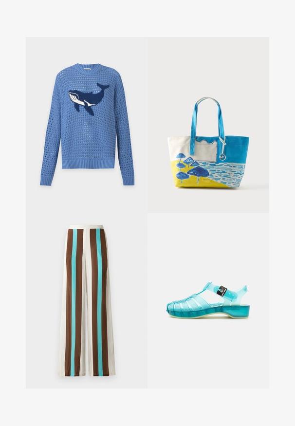 Pull bleu en maille ajourée avec manches longues et motif de baleine bleu foncé et blanc au centre devant.; Pantalons à jambes larges avec des rayures verticales marron, crème et turquoise. Fabriqués en tissu léger avec une texture lisse et une taille élastique.; Sandale en gel translucide bleu turquoise avec bout fermé, brides de ventilation, bride de cheville ajustable et petit talon compensé sur fond blanc.; Sac cabas avec anses bleues, représentant des champignons bleus abstraits sur fond jaune et eau bleue, avec un charm logo MK argenté.