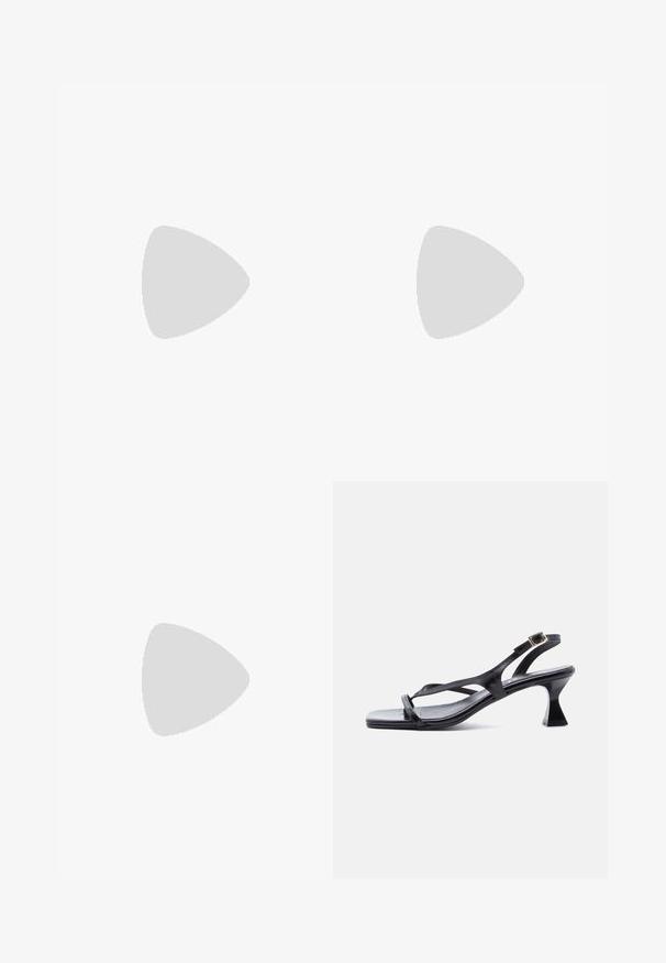 Langärmeliger Bodysuit mit Karomuster, featuring einen hohen Kragen und eine taillierte Silhouette, hergestellt aus einem glatten Stoff in neutralen Tönen.; Schwarze Ledersandale für Damen mit dünnen Riemen, quadratischer Spitze, verstellbarer Schnalle am Knöchel und ausgestelltem, mittelhohem Absatz.; Kleine schwarze Handtasche aus Kunstfell mit geflochtenen oberen Griffen und langem dünnem Schulterriemen auf einfarbigem Hintergrund.; Silberne skulpturale Ohrringe mit glatten, geschwungenen Formen und reflektierenden Oberflächen. Sie verfügen über ein geschlossenes Ringdesign und eine ausgeprägte organische Form.