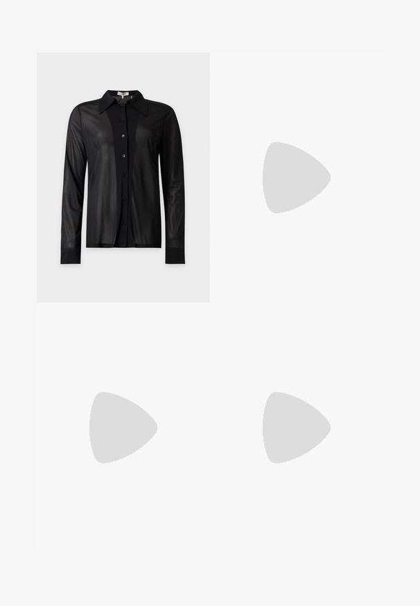 Chemise noire transparente à manches longues, boutonnée, avec col pointu et patte de boutonnage unie, présentée sur fond gris clair.; Pantalon large en satin noir avec une taille haute, doté de poches latérales et d'accents en boutons métalliques. Texture lisse et design épuré.; Mule noir à talon haut avec bout pointu, tissu doux à texture froncée sur le devant et talon aiguille fin.; Sac à main en cuir verni noir avec poignées arrondies, bandoulière détachable et fermeture à boucle argentée sur fond blanc uni.