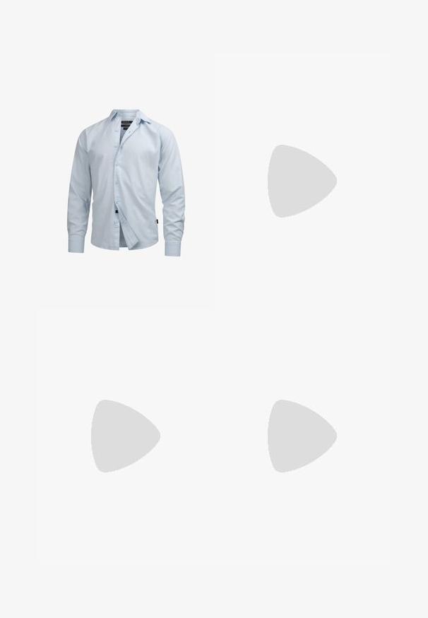 Chemise bleu clair à manches longues avec col et boutons, partiellement déboutonnée, présentée sur fond blanc.; Jeans en denim bleu clair avec une coupe droite, décoloration au niveau des cuisses et coutures contrastantes. Comprend cinq poches et une fermeture éclair.; Baskets basses en daim beige avec fermeture à lacets à l’avant et semelle épaisse en caoutchouc sur fond neutre.; Sac à dos vert à rabat fabriqué en tissu texturé avec des accents noirs, comprenant une poche zippée et une poignée supérieure robuste.