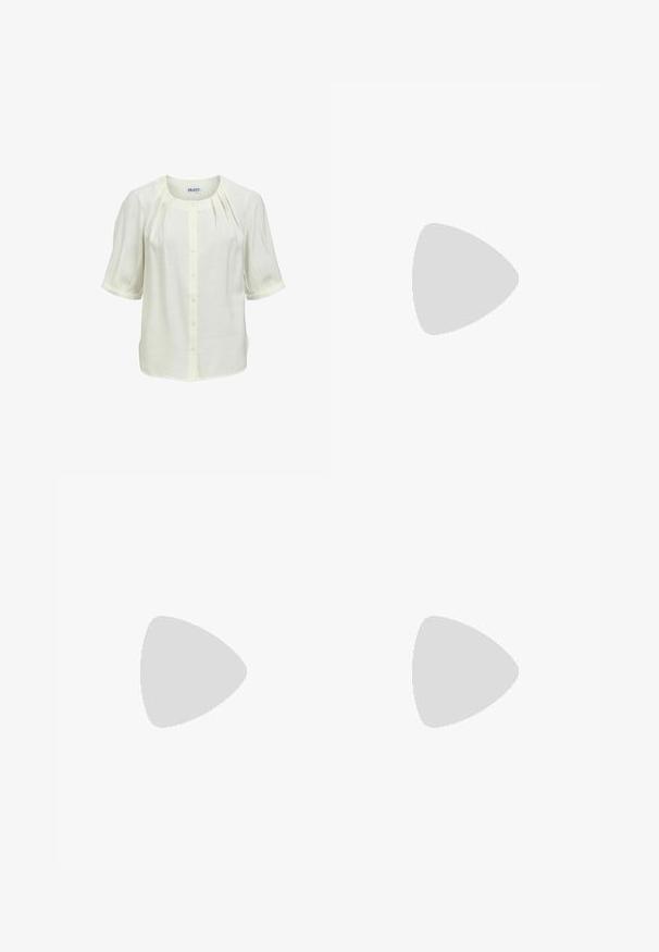 Blouse blanche à manches courtes avec col rond, boutons sur le devant et plis subtils près du col, présentée sur un fond uni.; Pantalons larges de couleur crème avec une taille élastique, présentant des rayures latérales orange et un petit logo orange à l'avant.; Mocassin en daim beige avec lacets et œillets en métal, semelle plate, et coutures de style mocassin le long de l'avant-pied, présenté en vue latérale.; Sac hobo en cuir vert au design décontracté, avec une poignée incurvée et une texture lisse. Ne contient aucun matériel ou accent visible.