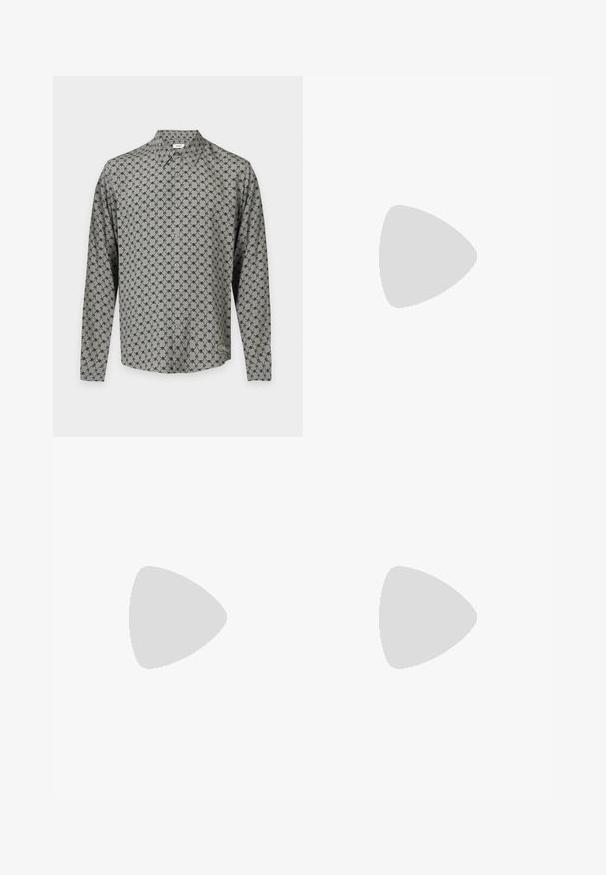 Chemise grise à manches longues avec boutons, motif chaîne noire entrelacée et col pointu sur un fond clair uni.; Pantalon droit noir pour homme avec passants de ceinture et fermeture avant par bouton sur un fond clair.; Mocassin en cuir noir avec un détail tissé à l'avant, bout arrondi et petit talon. Texture lisse et design minimaliste.; Sac bandoulière en cuir marron foncé texturé avec une sangle réglable et un petit accent décoratif bleu sur le côté.