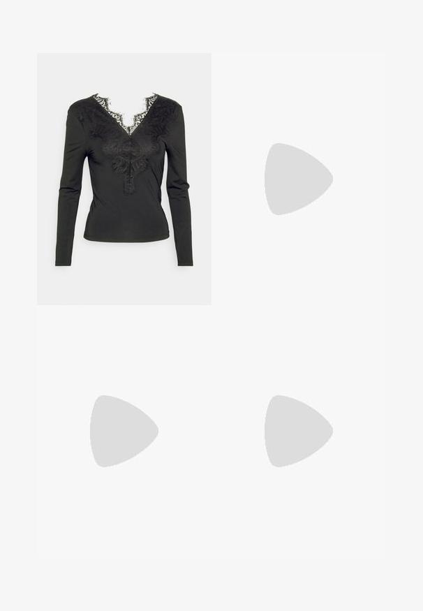 Pieces Petite PCILU  - Longsleeve - black; Zwarte wijde broek van soepel stof, met een knoopsluiting en een strak, op maat gemaakt ontwerp zonder zichtbare zakken.; RAID LIBRA - Laarzen - black; Goudkleurige oorbellen in de vorm van abstracte handen, met een glanzend oppervlak, ingewikkelde details en een zilver- en goudkleurige post voor een veilige bevestiging.