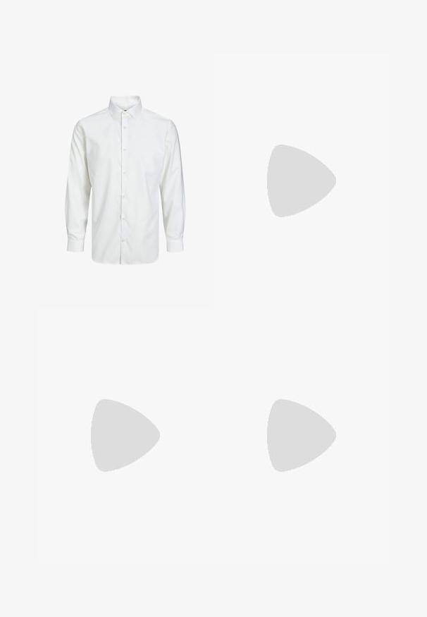 Camisa blanca de manga larga con botones, cuello puntiagudo y puños abotonados, mostrada sobre un fondo blanco liso.; Pantalones negros de tela suave, con un diseño ajustado, piernas rectas, dos bolsillos frontales y cierre de un solo botón.; Mocasín de cuero negro con textura suave, punta puntiaguda y una correa decorativa a lo largo del empeine. Suela ligera, diseño minimalista.; Cinturón de piel negra con una hebilla de metal plateado, que presenta un diseño clásico y una textura suave. Incluye agujeros para ajuste.