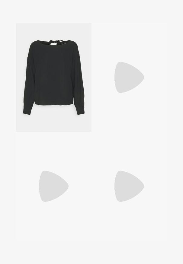 Vero Moda Petite VMINGE O NECK - Pluus - black; Mustad laiad mustad püksid siledast kangast, mis on varustatud nööbiklõpsuga ja üleva, hästi lõigatud disainiga, ilma nähtavate taskuteta.; Mustad platvormiga kõrge kontsaga sandaalid, avatud varbaga, laia esiosa rihmaga ja reguleeritava pahkluu rihmaga. Sile nahkviimistlus ja jäme plokk-konts.; Mustad mustakate silmade prillid, millel on matt viimistlus, hallist toonitud läätsed, teravad nurgad ja stiilsed küljed. Brändi nimi on nähtav siseküljel.
