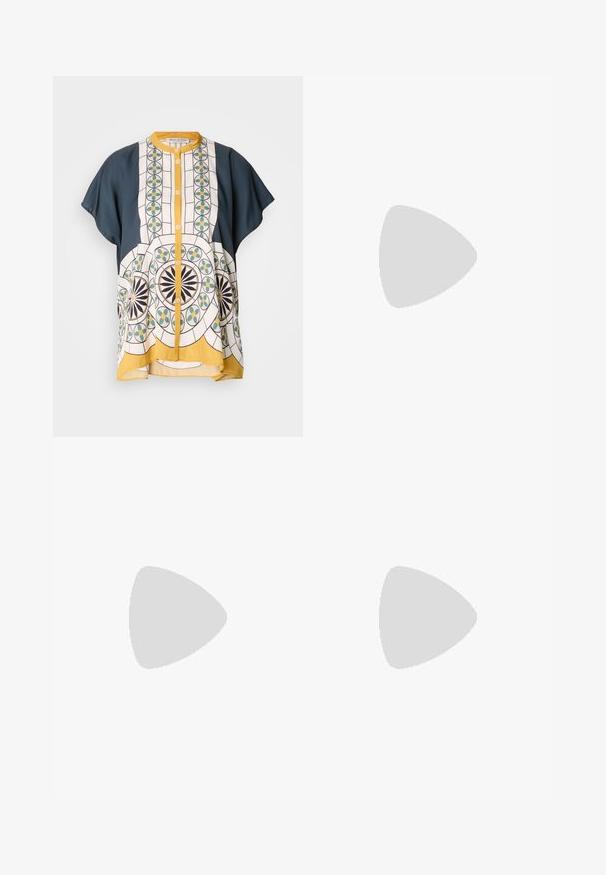 Chemise à manches courtes avec un tissu bleu marine et blanc à motifs, présentant des designs géométriques en vert, jaune et noir.; Pantalons taille haute en gris clair, à jambes larges, fabriqués en tissu doux. Comprend deux plis avant, deux boutons de fermeture et une texture lisse.; Sandale à glissière en cuir tan avec des lanières croisées, semelle plate et design minimaliste. Texture lisse sans motifs ni éléments matériels visibles.; Handbag en cuir suédé marron avec une forme douce et souple. Doté de poignées en cuir et d'une étiquette décorative. Texture plain avec des coutures courbes.