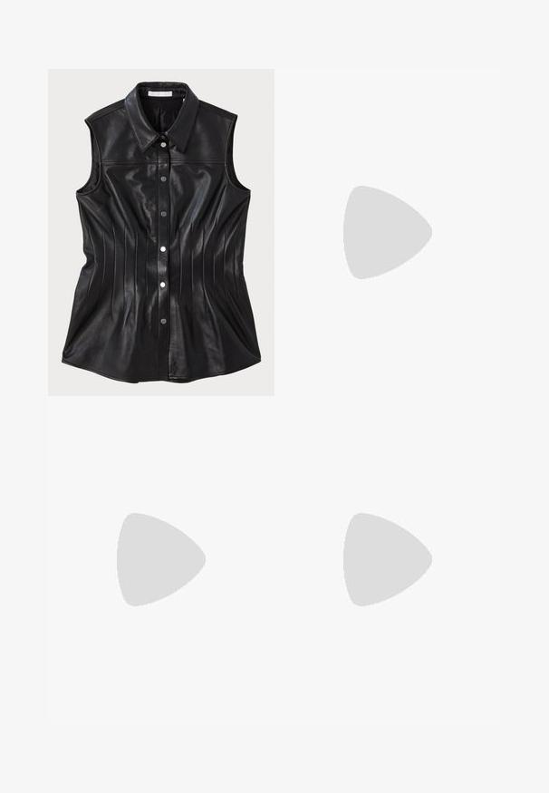 Camisa sin mangas de cuero negro que presenta un cuello puntiagudo, detalles de costura vertical y cierres de botón a presión en la parte delantera.; Falda lápiz negra con un diseño ajustado, hecha de una tela suave. Cuenta con una cinturilla y una abertura en la parte trasera para facilitar el movimiento.; Botín negro hasta el tobillo con punta afilada y tacón alto y delgado, mostrado de perfil sobre un fondo claro. Diseño elegante y minimalista.; Pendientes de aro de plata con enlaces ovalados alargados, con un acabado pulido y un colgante con textura. Diseño sencillo con bordes suaves.