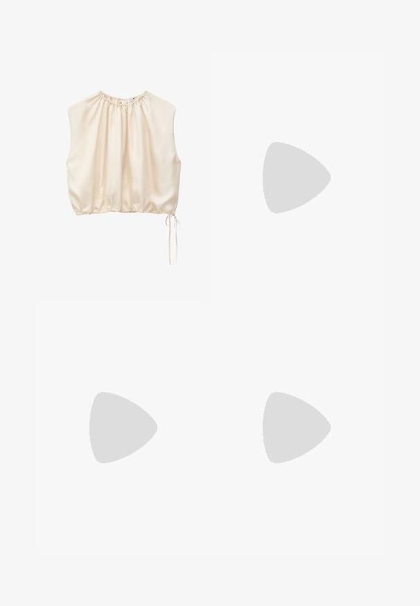 Fløjlsbluse i cremefarve uden ærmer med rynket elastisk halsudskæring og kant, bindedetalje på nederste højre side.; Off-white knælange shorts med elastisk taljebånd, snørelukning, forlommer og løs pasform i letvægtsstof.; Sorte læder oxford sko med rund tå, snørebåndsdesign og en tykk sort gummisål. Glat tekstur og minimale syninger.; Brunt læderbælte rullet sammen med en stor sølvspænde og metalspids, placeret mod en hvid baggrund.