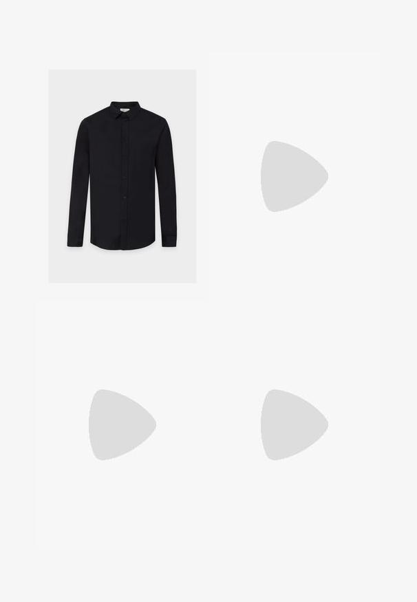 Sort skjorte med lange ærmer og knapper, med krave, vist fladt mod en hvid baggrund.; Sorte slim-fit bukser med knap- og lynlåslukning, bæltestropper og uden synlige lommer, vist mod en hvid baggrund.; Sorte læder penny loafer med chunky gummisål og moc toe syninger, vist i profil på en hvid baggrund.; Sort læderbælte rullet med en mat sort rektangulær metalspænde og to bæltesløjfer på en hvid baggrund.