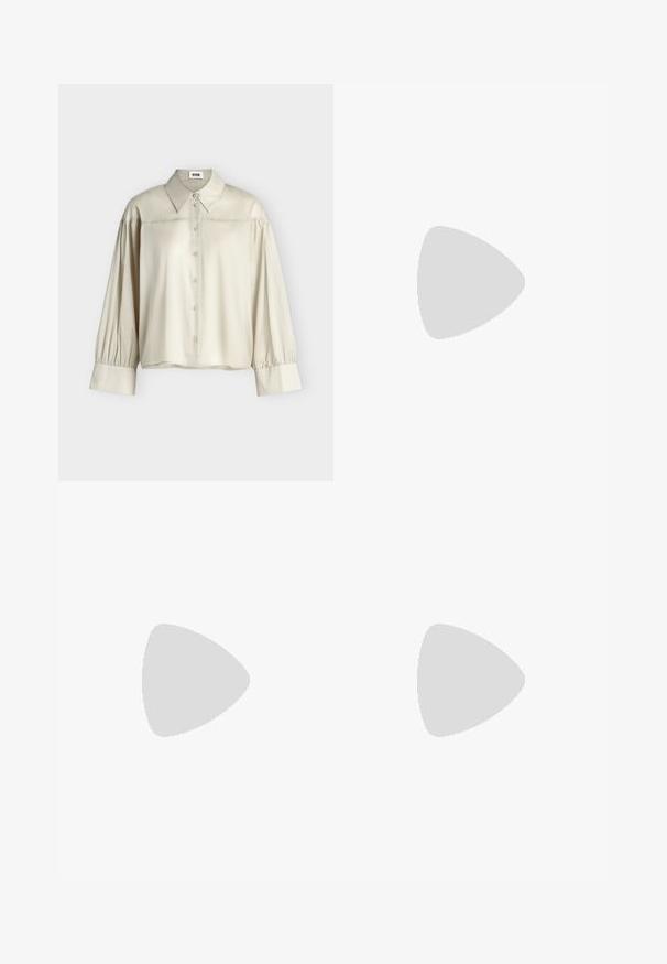 Beige langærmet bluse med brede manchetter, foran med knapper, spids krave og rynkede skulderdetaljer, vist på en ensfarvet baggrund.; Lyseblå vide jeans lavet af denim. Har en høj talje, to forlommer og en lige benlængde med let fading i stoffet.; Nude laklæderpumpe med høj hæl, spids tå, åben udskæring og en tynd stiletthæl for ekstra højde.; Grå læderhåndtaske med rundet form, toplås med to store sølvkugler og en enkelt strop.