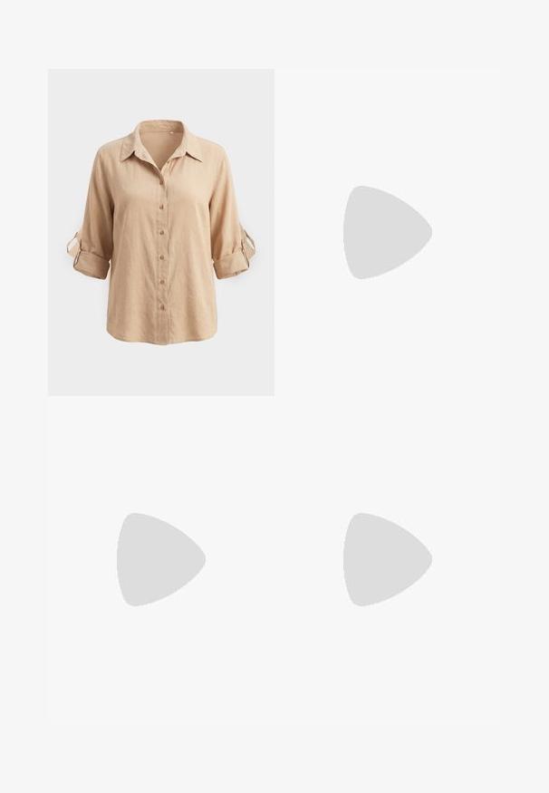 Beige langærmet skjorte med knapper, med op-rullede ærmer, som holdes på plads med knapstropper og en klassisk krave, vist på en ensfarvet baggrund.; Beige linned cropped bukser med flad front, knaplukning og elastisk talje. Glat tekstur med minimale sømme og ingen lommer.; Brune kunstlæder stiletter med spidse tæer og krokodilletekstur, der har en slank, vinklet hæl og en glat inderside.; Lille brun lærreds håndtaske med buet forflap og flettet tekstureret hank, der er knyttet i hver ende med guldfarvet hardware.