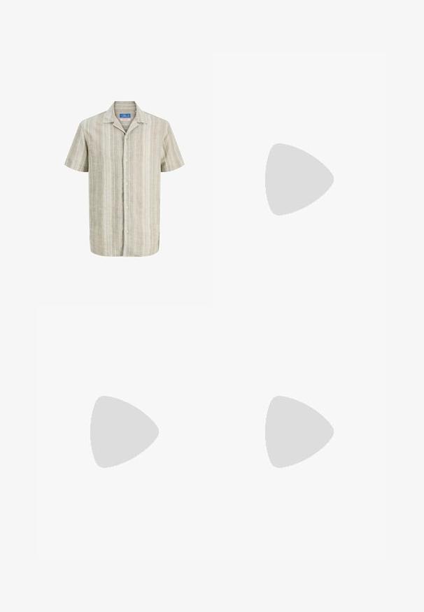 Chemise beige à manches courtes avec boutons, rayures blanches verticales et col cranté, présentée sur fond blanc.; Shorts en lin de couleur claire avec une coupe droite, dotés de poches latérales et d'une ceinture cousue. Comprend une petite étiquette de marque sur le côté.; Sandales en cuir marron avec un design à lanières, ornées d'un détail de boucle, portées avec un pantalon vert sur une surface texturée.; Lunettes de soleil Ray-Ban avec des verres verts, monture en plastique noir et accents dorés sur les bords. Forme carrée avec une finition mate.