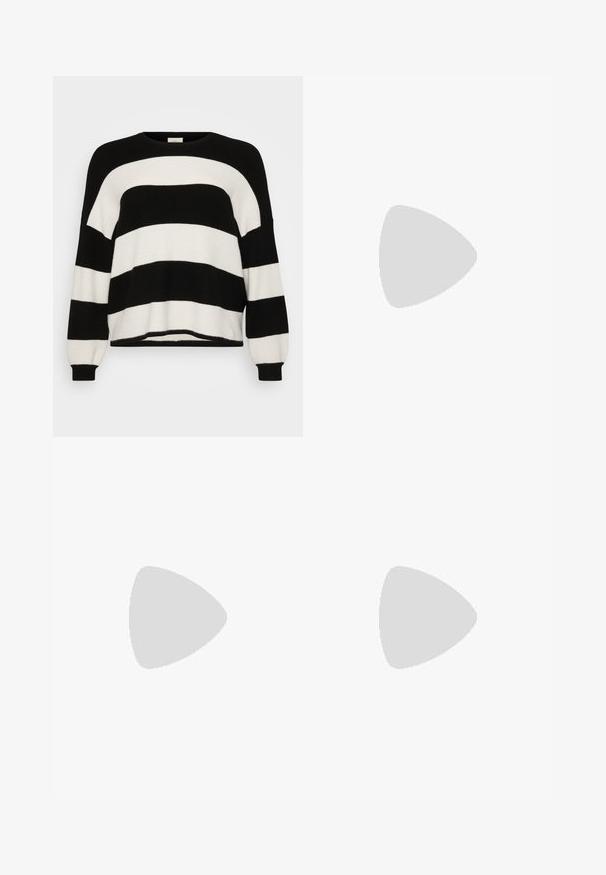 Stribet sort-hvid strikket sweater med rund hals, lange ærmer, ribbede manchetter og blød tekstur, med vekslende brede striber.; Sorte bomuldsbukser med lige ben, der har forlommer, en guldknaplukning og opkrøllede manchetter. Glat tekstur.; Sort læder ankelstøvle med spids tå, glat tekstur og en struktureret blokhæl. Har et højt, foldet kravedesign.; Par sølvspiral øreringe med glat, afrundet design på en ensartet hvid baggrund.