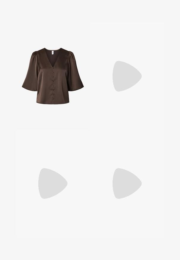 Blouse en satin brun avec des manches bouffantes aux coudes, col en V et une rangée de boutons recouverts à l'avant.; Jupe marron foncé, longueur cheville, forme trapèze avec une texture lisse et unie et une taille ajustée sur un fond blanc uni.; Talons slingback en cuir verni brun avec un bout pointu, un talon fin, et une sangle réglable avec une petite boucle.; Sac bandoulière en cuir marron foncé avec une forme souple et décontractée et une anse nouée torsadée sur un fond blanc uni.
