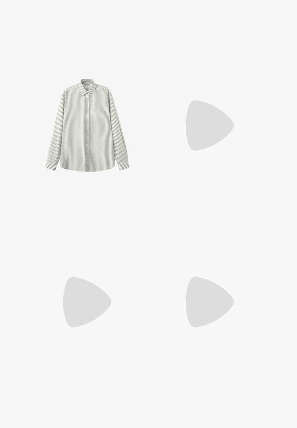 Chemise à manches longues avec boutons, rayures verticales blanches et gris clair, col et poche poitrine gauche, présentée à plat sur un fond blanc.; Pantalon bleu marine foncé en tissu lisse, avec une coupe ajustée, deux poches avant et une fermeture par bouton.; Mocassins en cuir noir à bout arrondi, avec un design cousu, une semelle plateforme basse et une semelle en caoutchouc texturée et crantée.; Ceinture en cuir noir avec une boucle en métal argenté. Elle présente une texture lisse et un design classique avec une seule languette.